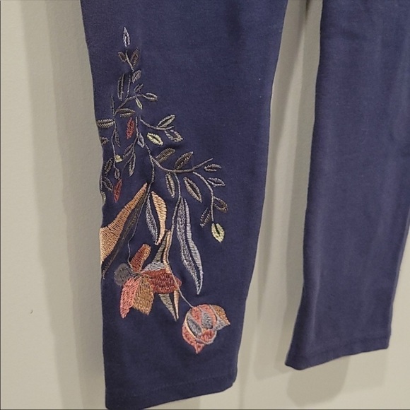 🎉 SALE Betsy Johnson Performance Leggings. Irregular - Picture 3 of 9